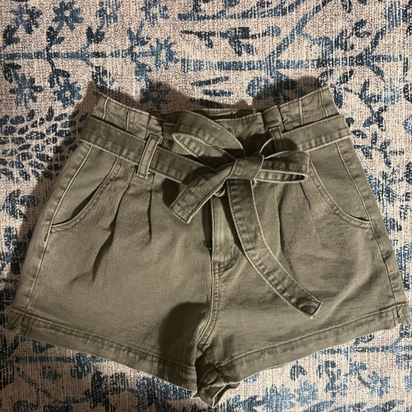 American Eagle Tie Waist Shorts - Picture 1 of 4